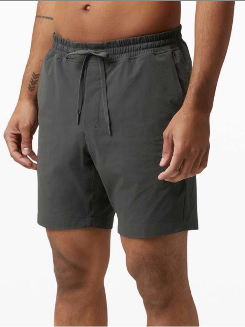 Lululemon Men’s Bowline Short 8” - size Medium